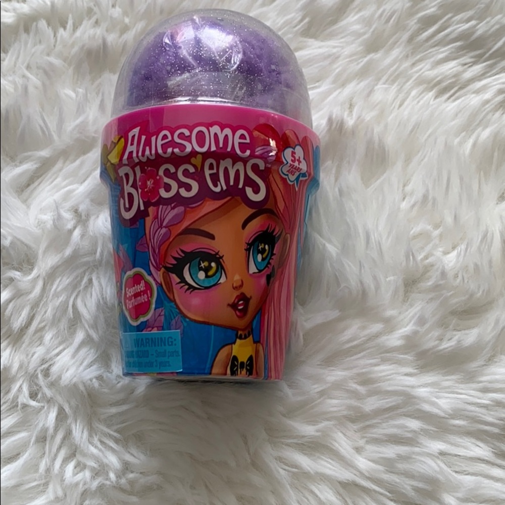 Toy awesome blossoms